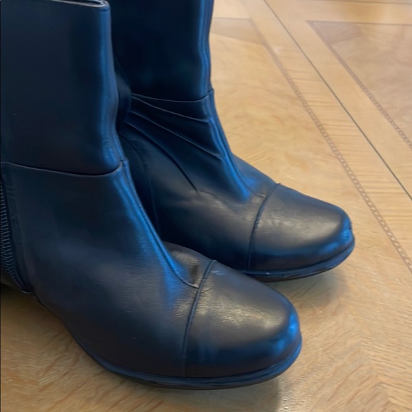 Clark’s Black Ankle Boots Size 7.5 - Picture 9 of 12